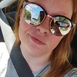 Meet your Posher, Carlie